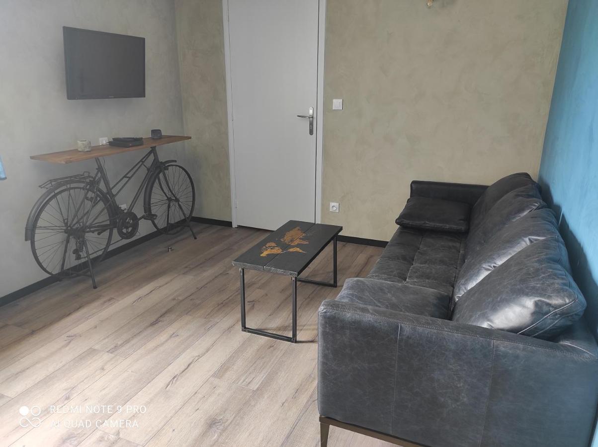 Apparts'Hotel La Ferme Du Gros Noyer Malaucene Bagian luar foto